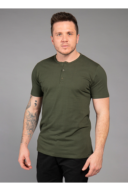 Camiseta Henley Marrom Texturizada Gola Portuguesa | Versátil e
