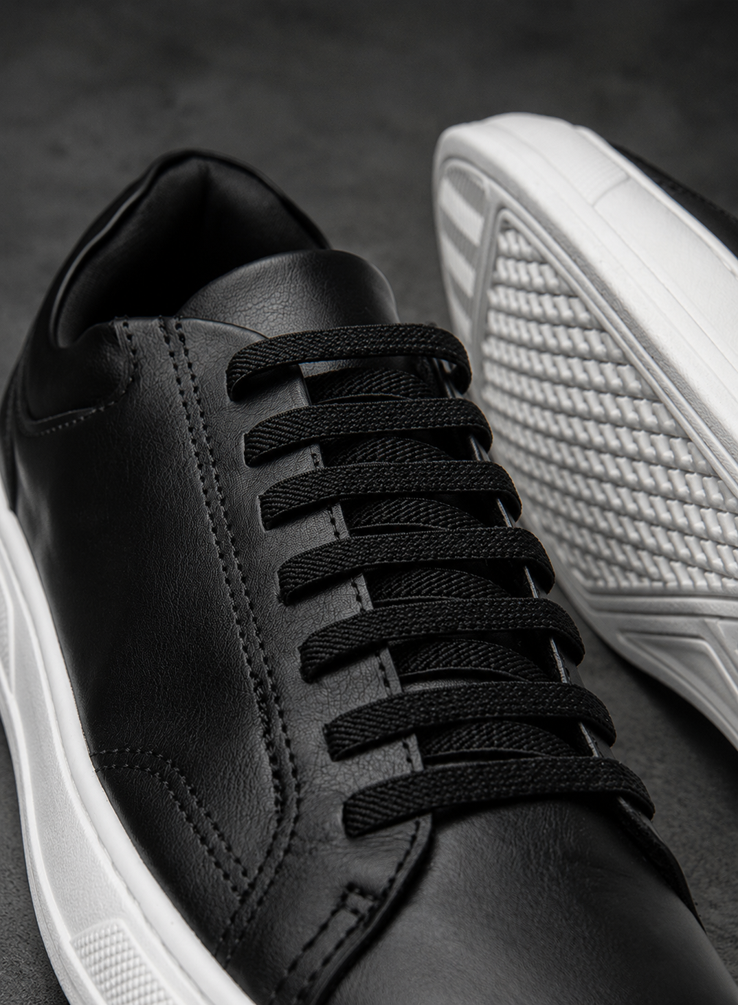 tenis casual masculino couro sintetico preto stryde linha inverno verao solado branco 6