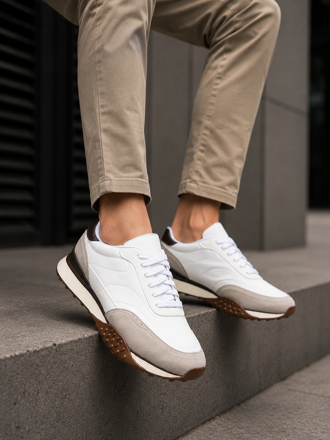 tenis masculino casual sintetico branco com cinza solado marrom conforto 2