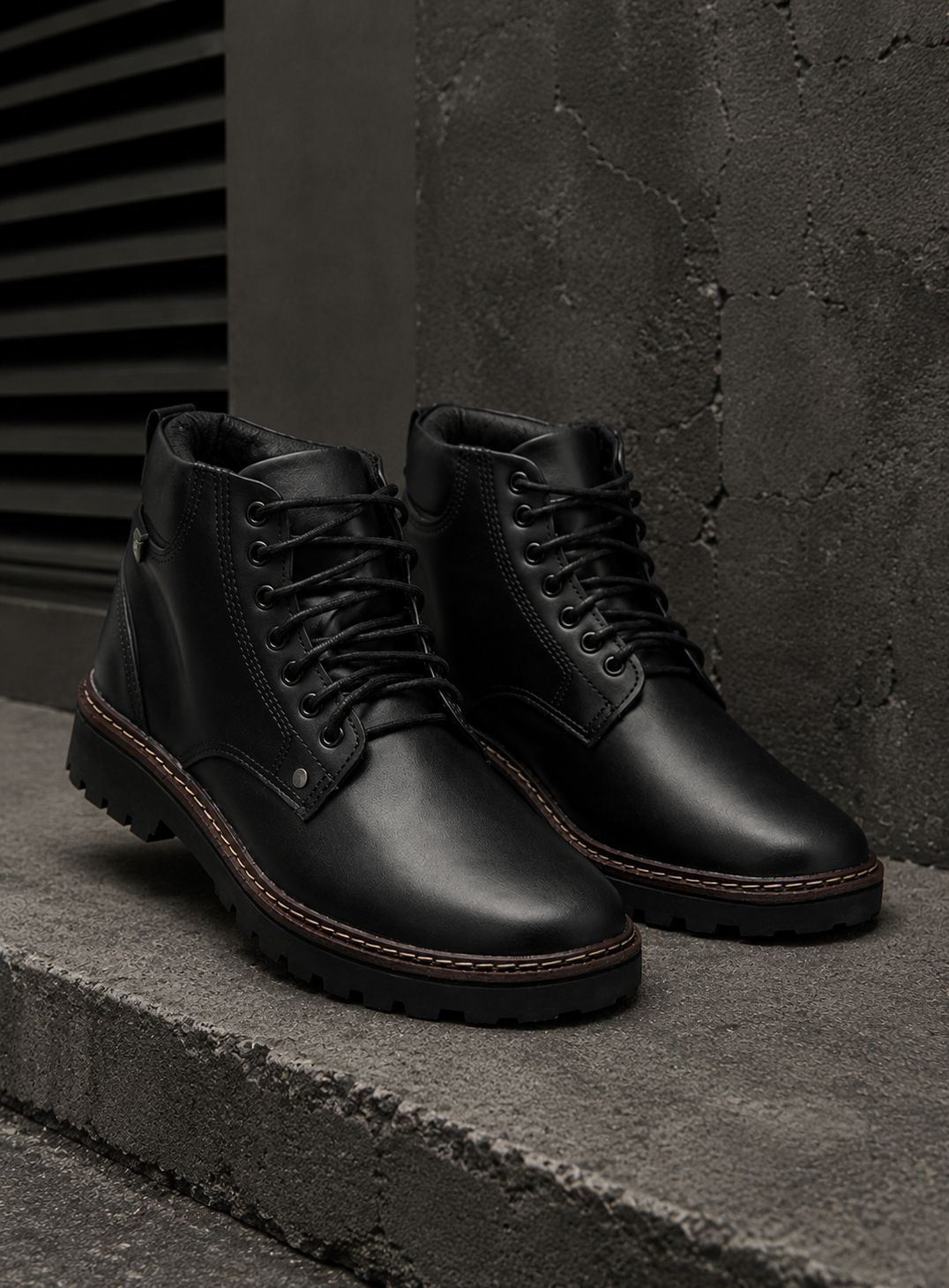 Bota Field Preta